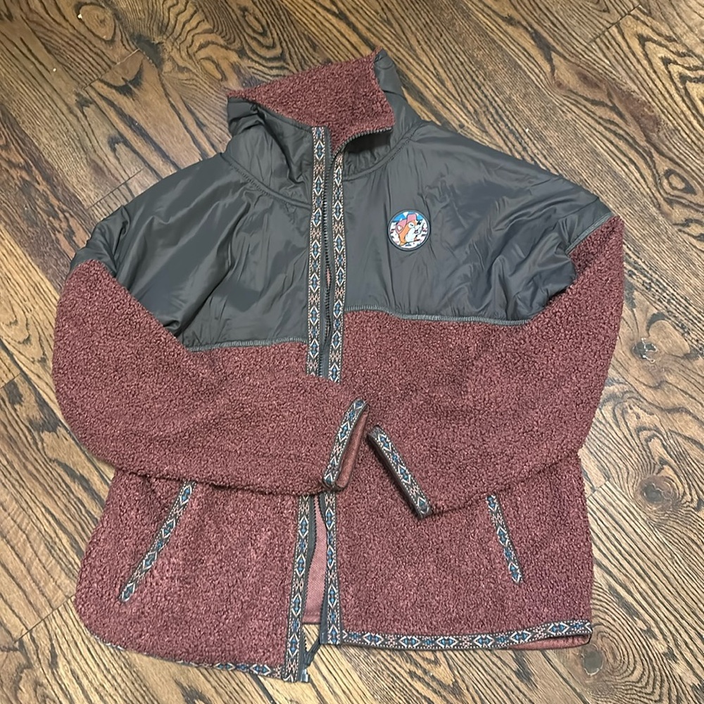 Bucees Jacket Small